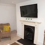 Spectacular Views, 1 Bed Central Bath Apartment