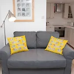 Spectacular Views, 1 Bed Central Bath Apartment
