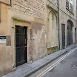 2 Bed City Centre Apartment 1 Min From Bath Abbey