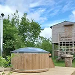 Norwell View Farm Glamping With Hot Tubs