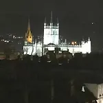 Bath Roof Terrace Apartment, City Centre, Sleeps Up To 8