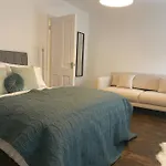 12 Lorne Road By Mia Living Stylish & Modern 2 Bedroom Property