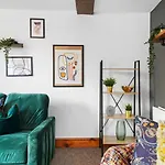 Stylish Central Duplex In Bath
