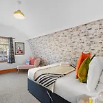 Stylish Central Duplex In Bath