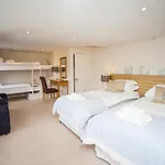 Stunning Spacious Central Apartment Near Parade Gardens