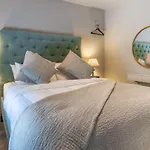 Stylish 1 Bed Central Apartment