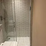 Bath Accommodation, Near City With Free Parking And High Speed Wi-Fi