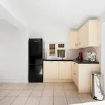 Boutique 4 Bed - Parking And Garden