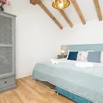 Pass The Keys Charming Garden Cottage With Parking