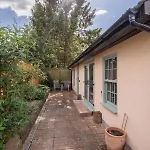 Pass The Keys Charming Garden Cottage With Parking