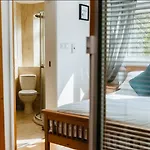 Light And Airy With Parking Nearby