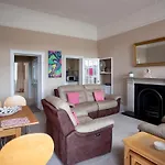 ※ Spacious, Central Bath Apartment ※
