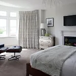 2 Crescent Gardens Guest House