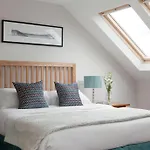 2 Crescent Gardens Guest House