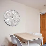 The Beautiful Central Gem Of Bath - Sleeps 16