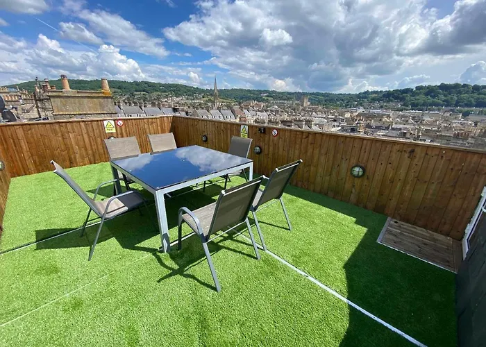 Bath Roof Terrace Apartment, City Centre, Sleeps Up To 8