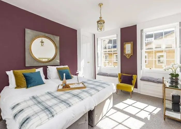 Georgian Apartment Located In The Center Of Bath.