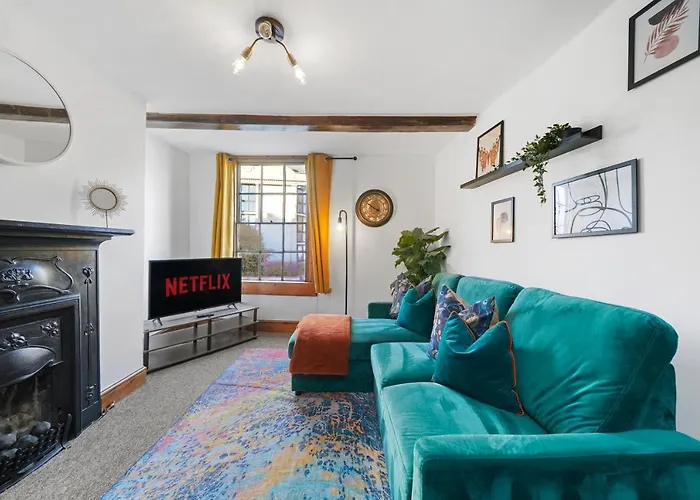 Stylish Central Duplex In Bath