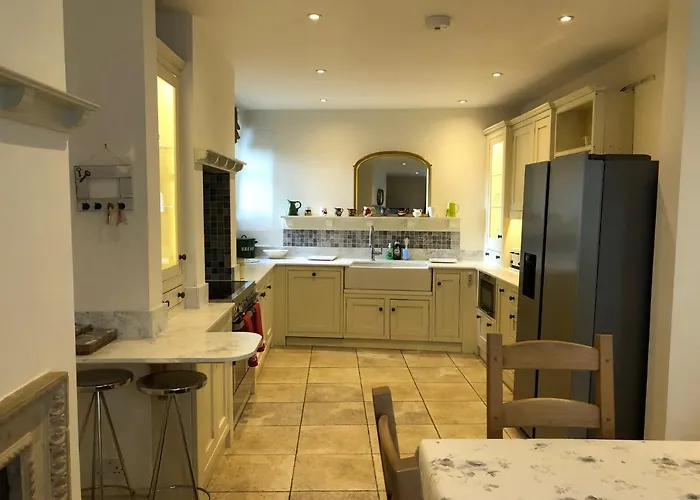 Lauras Townhouse Apartments Lansdown Slope Townhouse