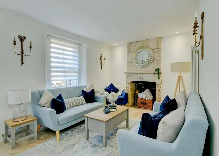 Seven Acres Cottage With Parking