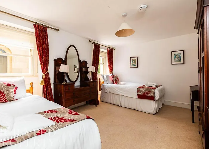 The Admirals House - Central Bath & Free Parking