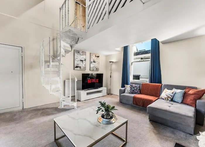 200 Year Old Georgian House In Central Bath
