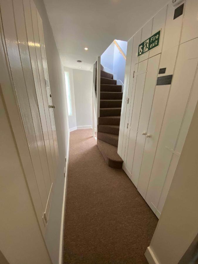 Bath Roof Terrace Apartment, City Centre, Sleeps Up To 8 *