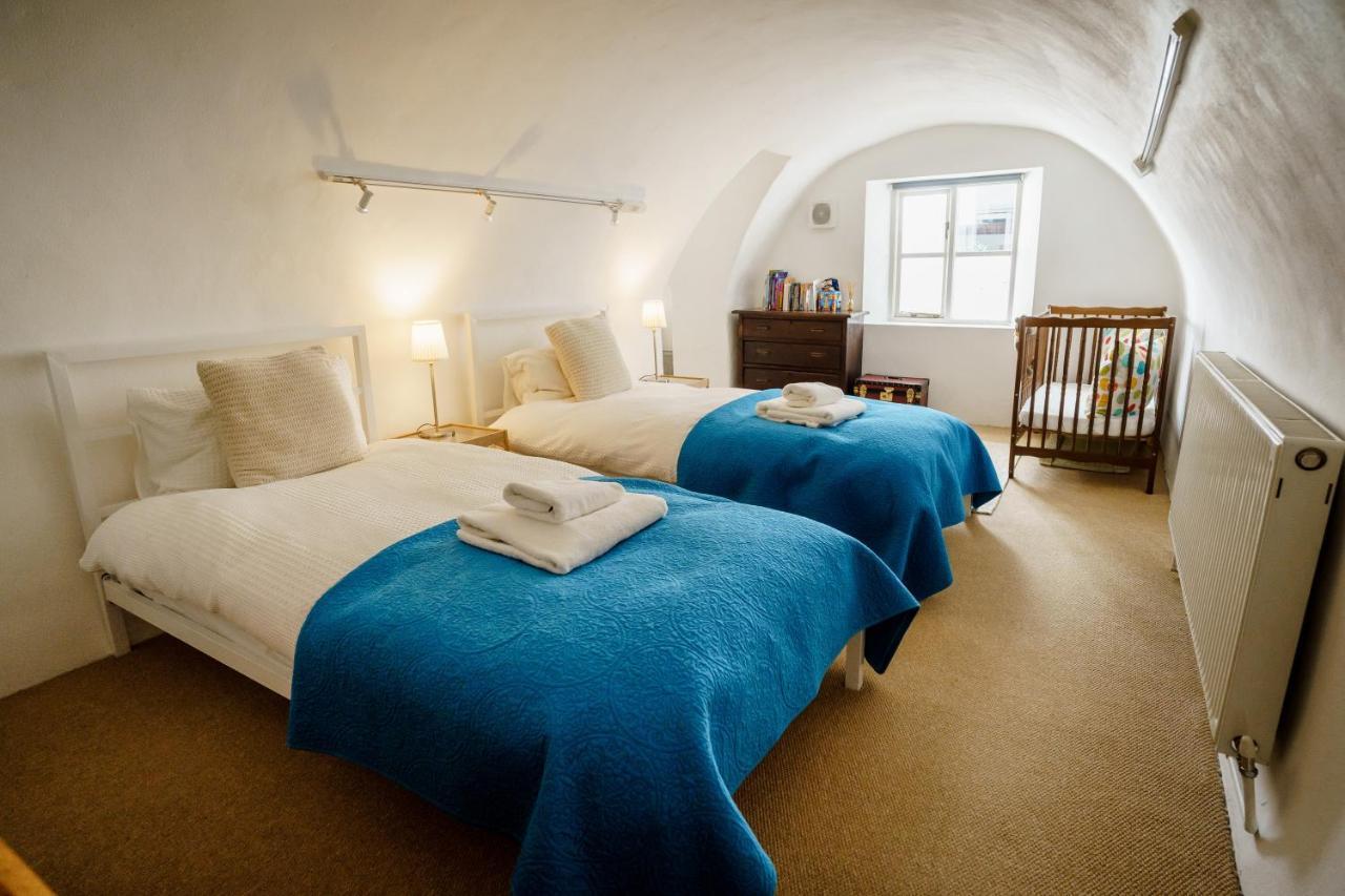 Central Courtyard Apartment