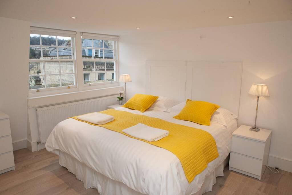 Spectacular Views, 1 Bed Apartment *