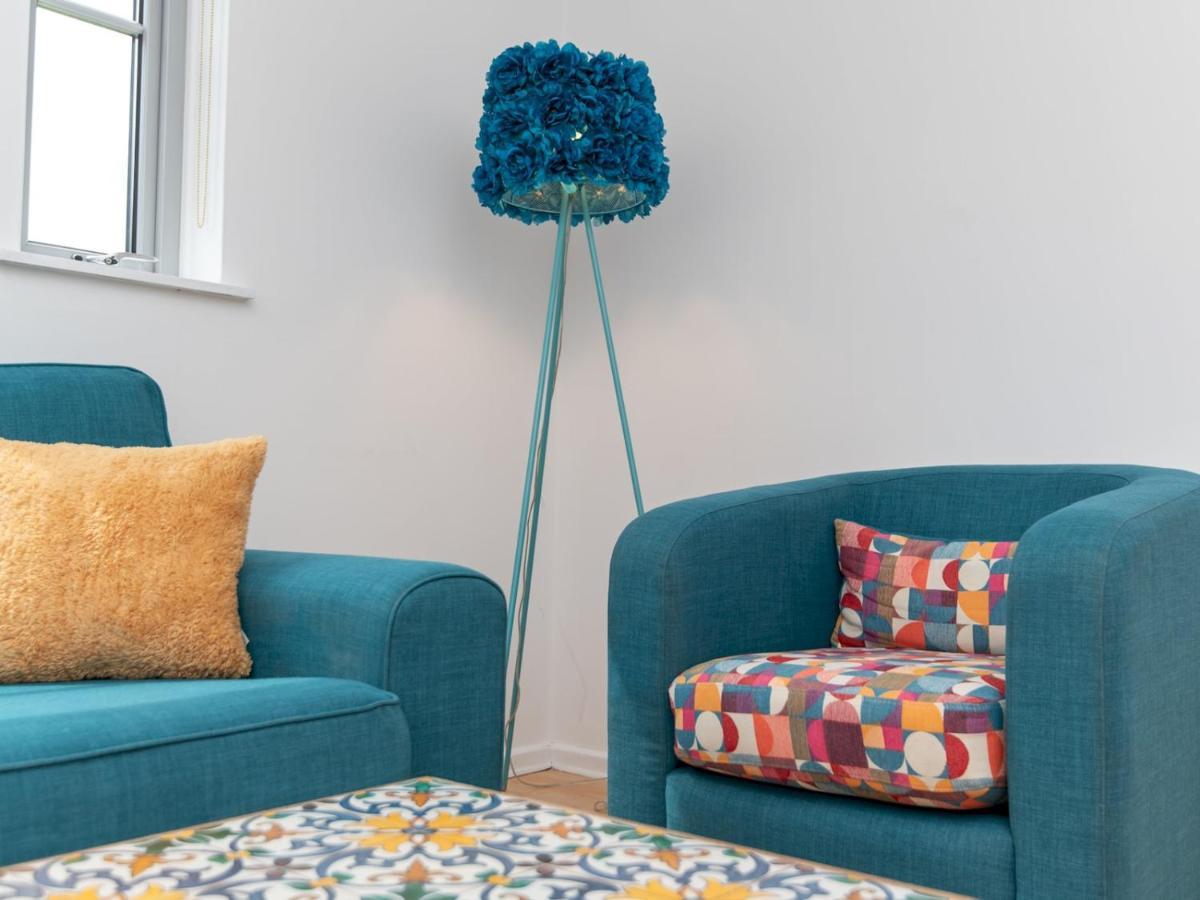 Pass The Keys Bright Modern One Bed - Centre *