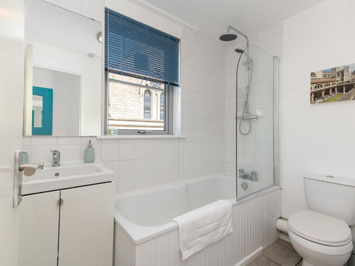 Pass The Keys Bright Modern One Bed - Centre Apartment *