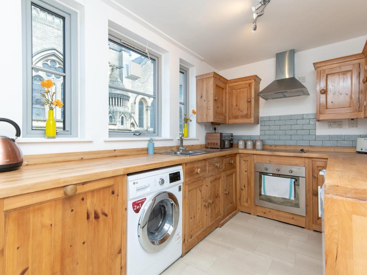 Pass The Keys Bright Modern One Bed - Centre *