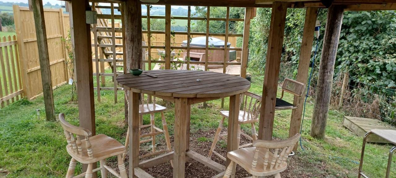 Norwell View Farm Glamping With Hot Tubs Campsite