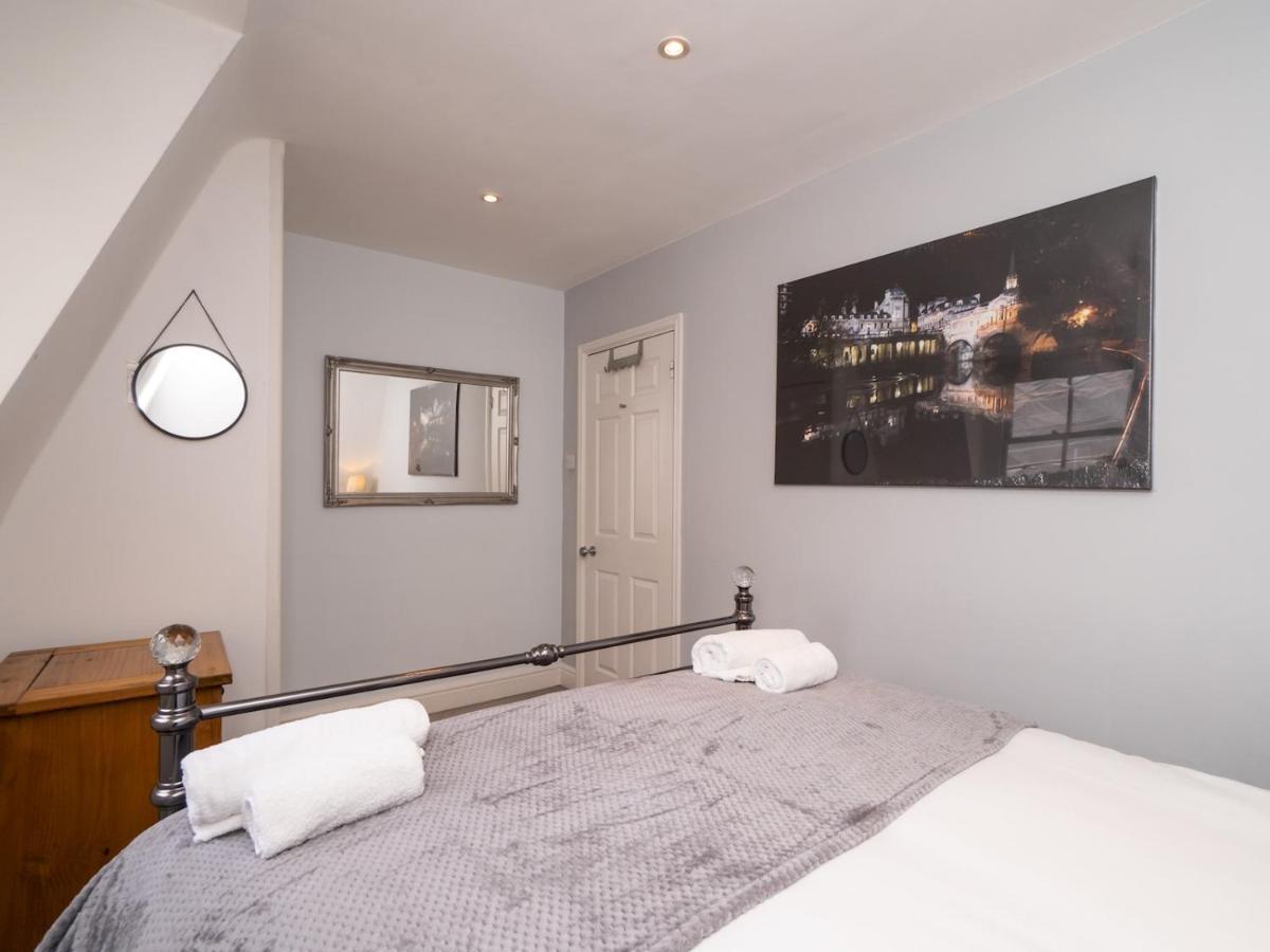 Holiday home Pass The Keys Centrally Located 3 Bed Townhouse With Garden Bath