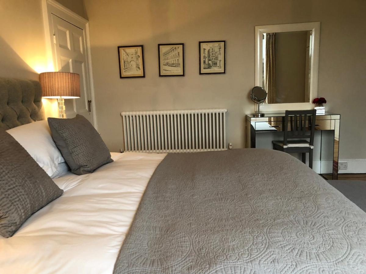 1 Georges Place Apartment Bath