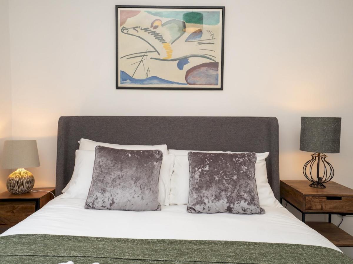 Pass The Keys Lovely 1-bed Close To Centre Apartment