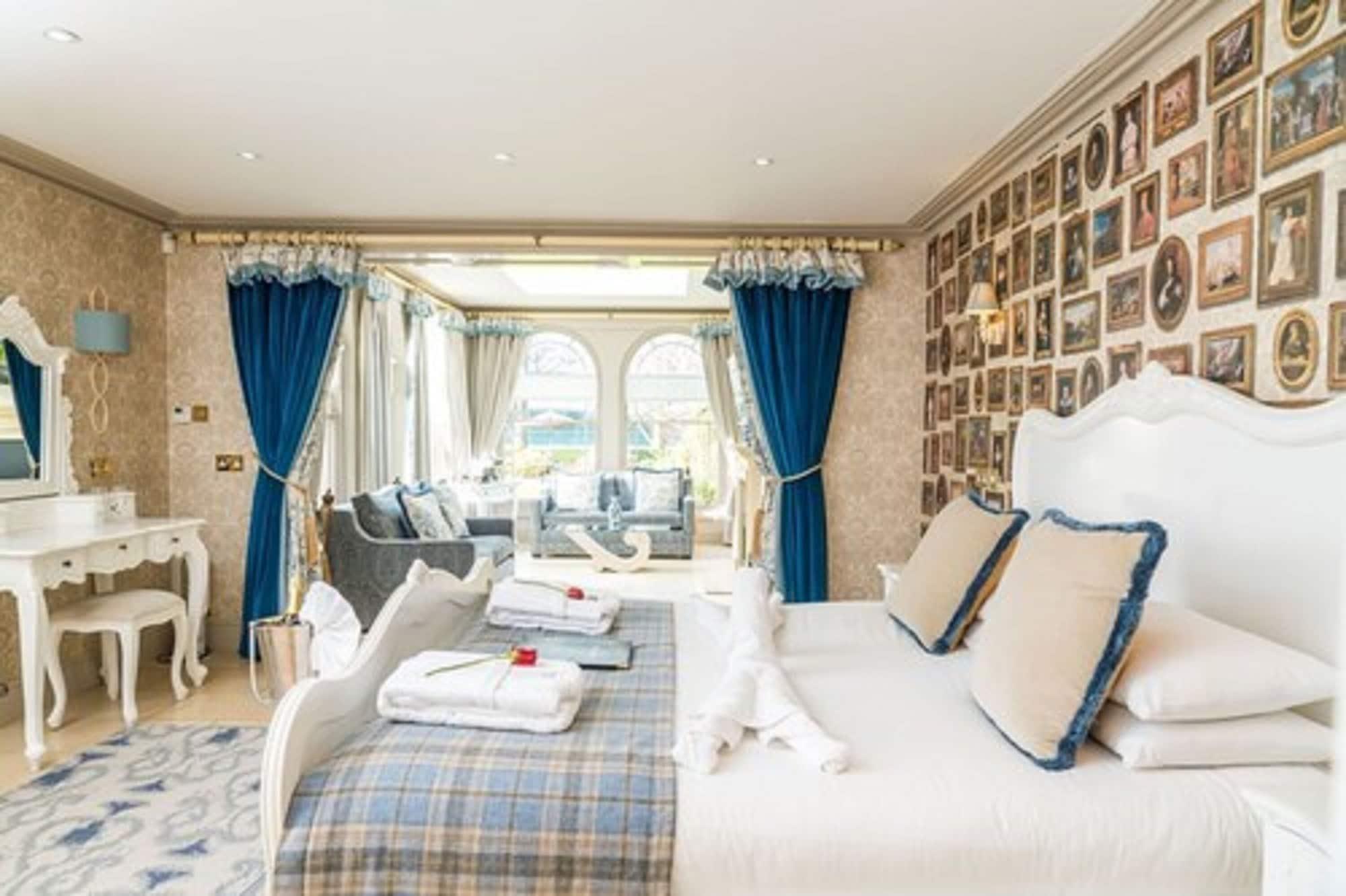 The Ayrlington 5* Bath