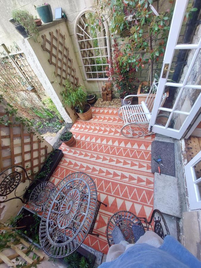 The Pickwick House 2 Bedroom Free Parking Bath