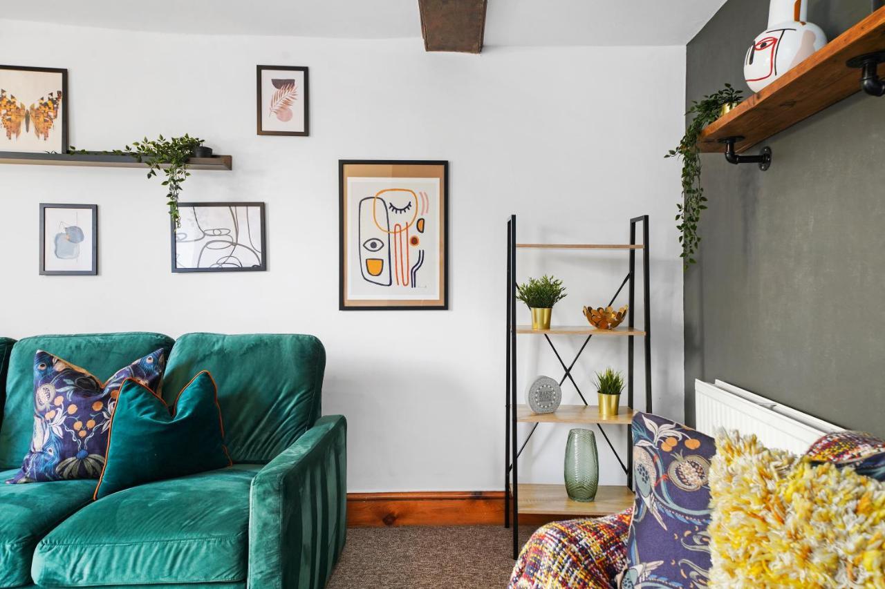 Stylish Duplex In * Bath