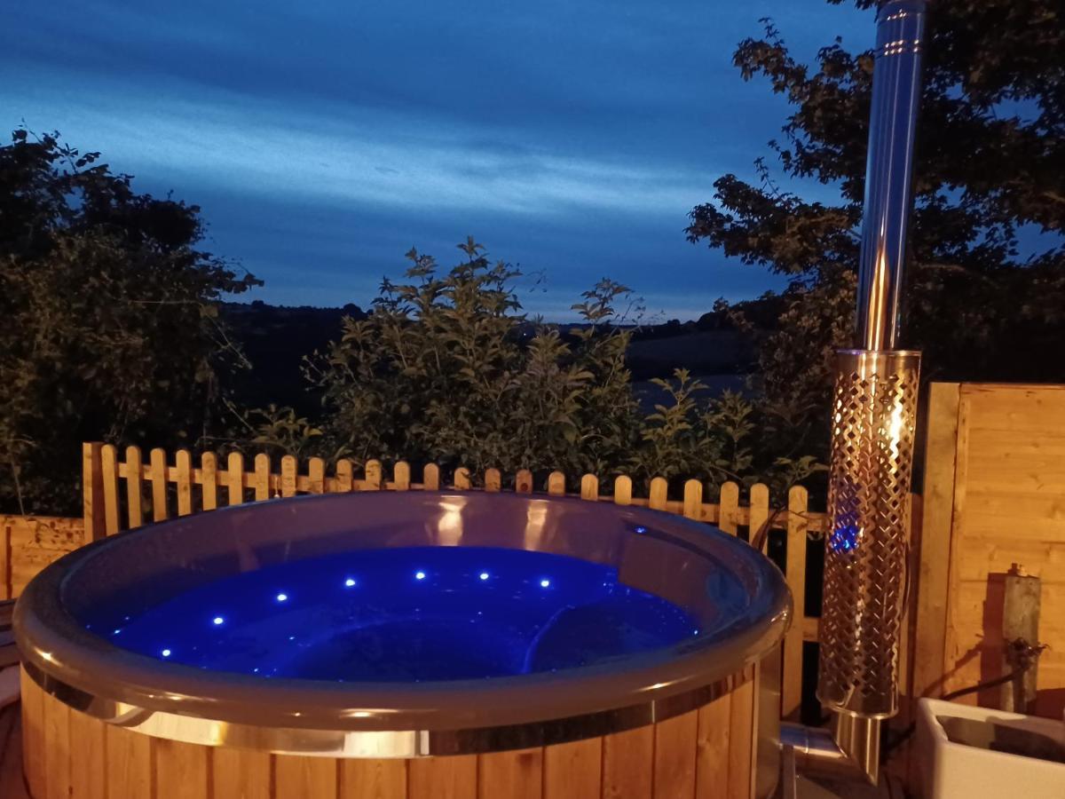 Norwell View Farm Glamping With Hot Tubs Bath