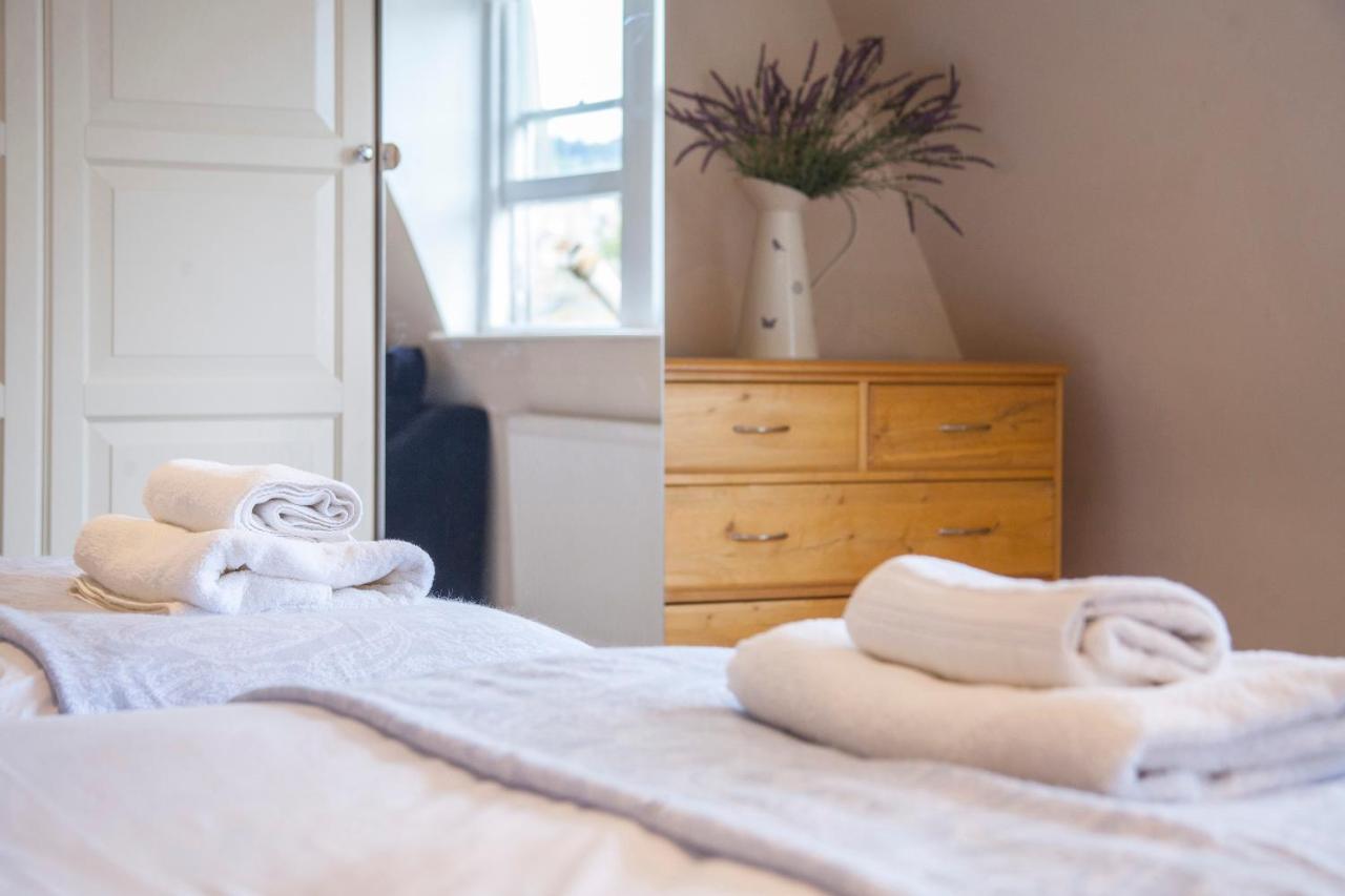 Apartment Stunning Spacious Near Parade Gardens