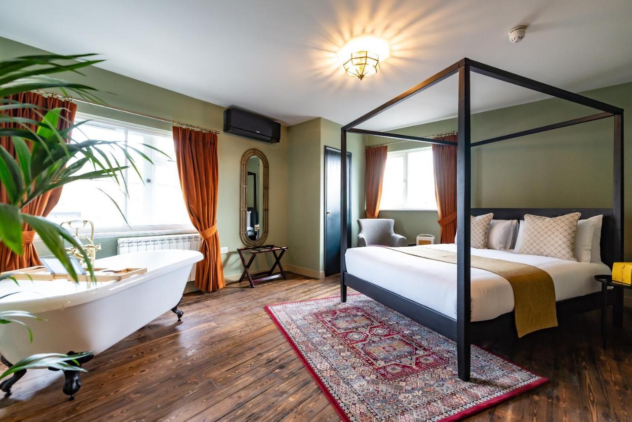 Inn The Bear 4*