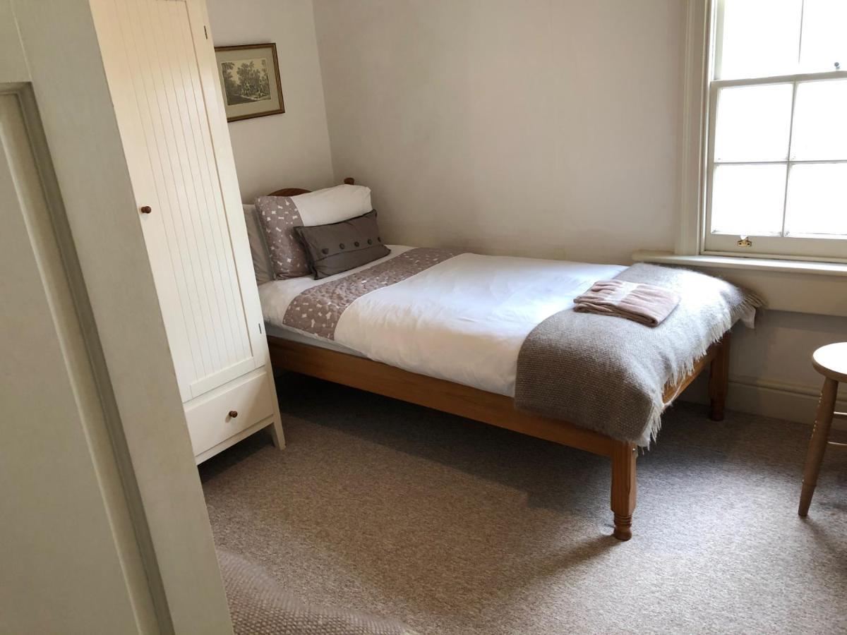 Lauras Townhouse Lansdown Slope Townhouse *
