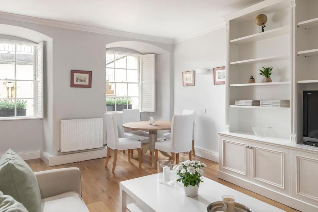 Stylish Royal Crescent Bath
