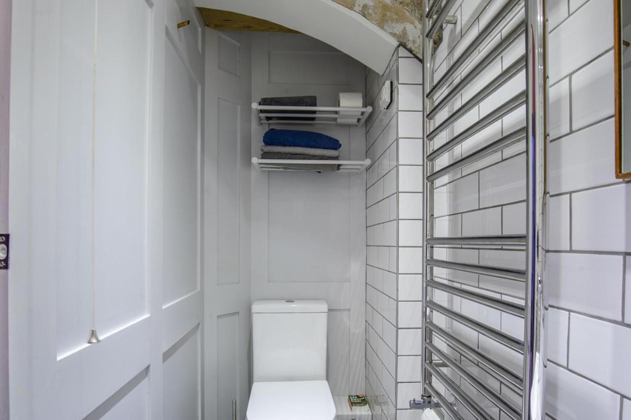 Walcot Apartment *