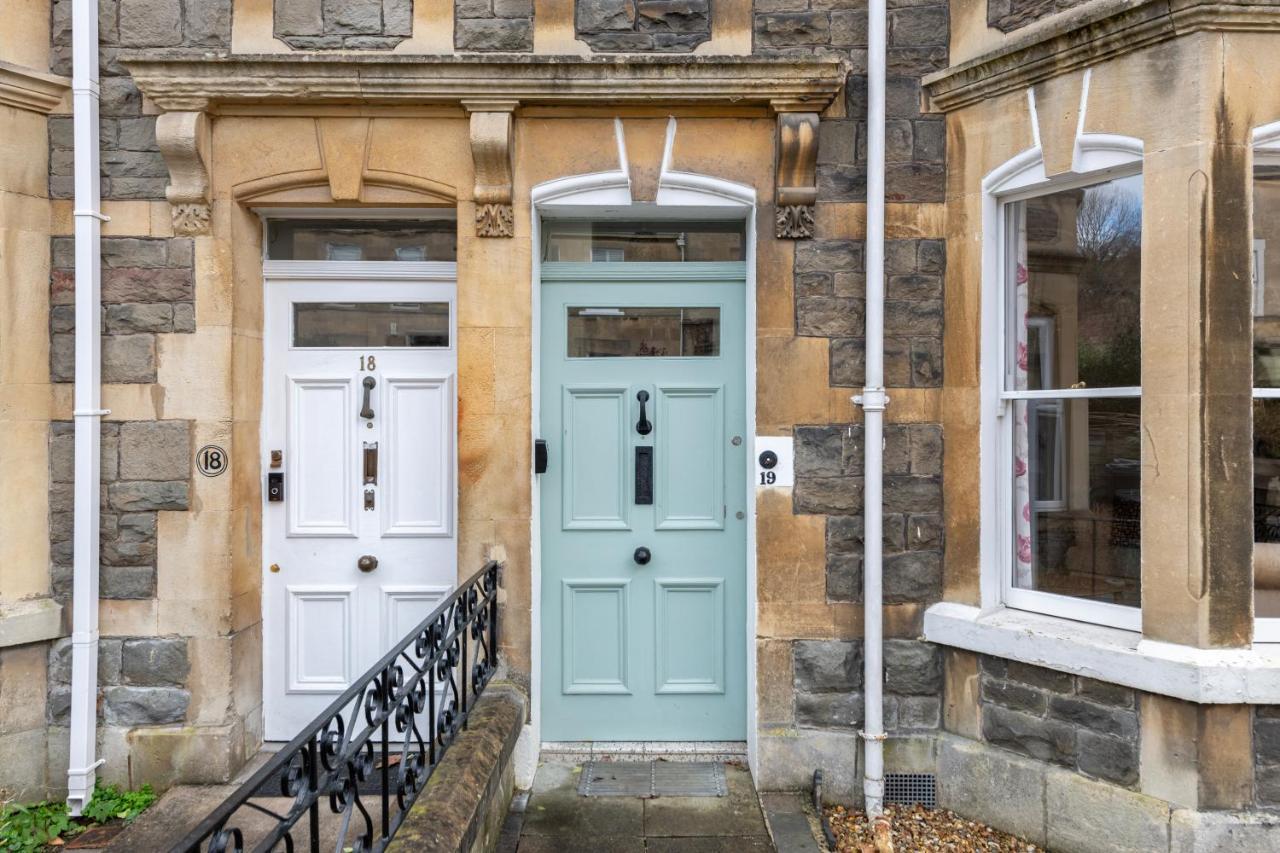 Fabulous House - Only 10 Minutes Walk To Baths Holiday home *
