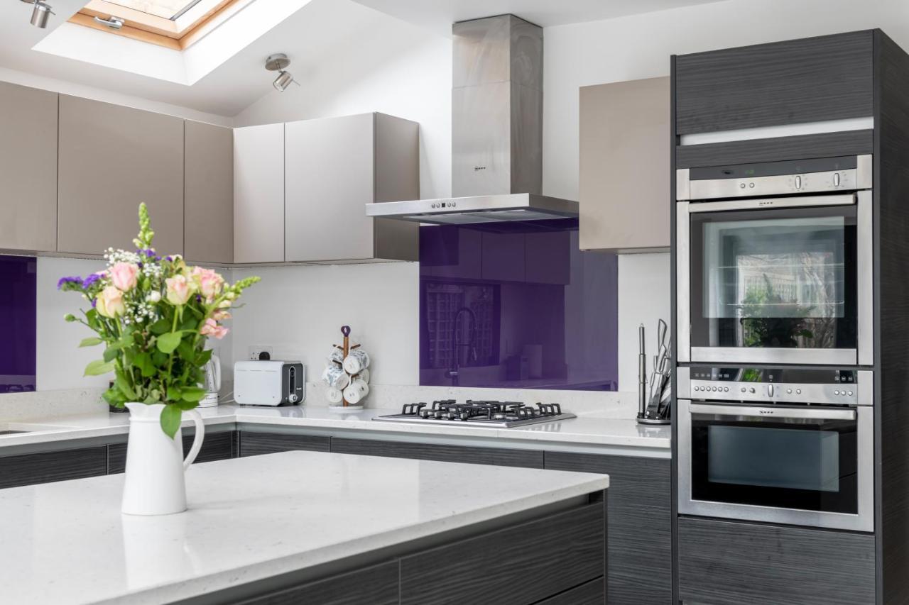 Fabulous House - Only 10 Minutes Walk To Baths *