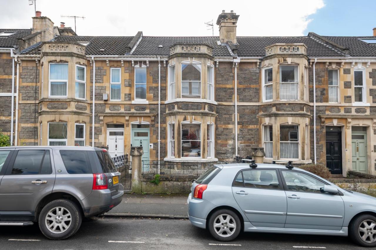 Fabulous House - Only 10 Minutes Walk To Baths Holiday home