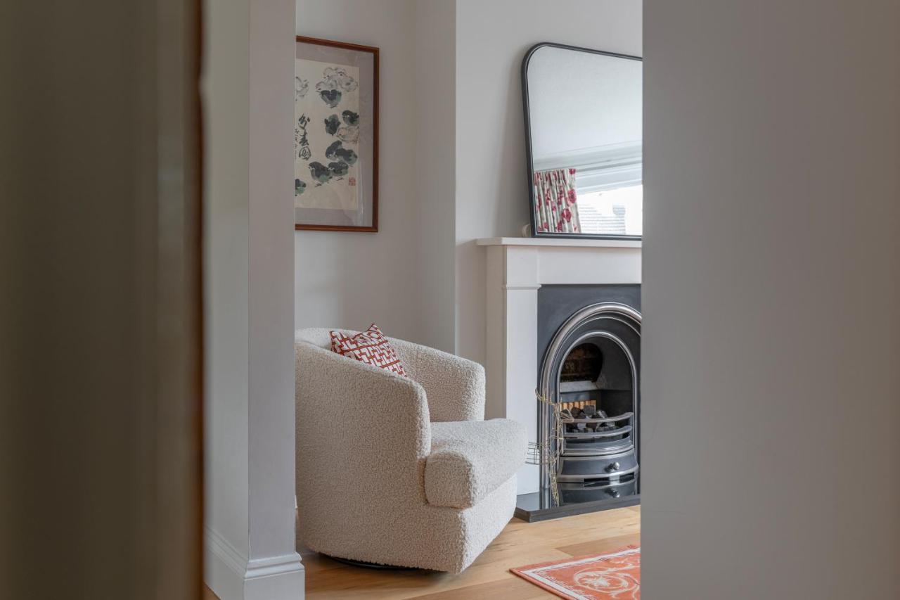 Fabulous House - Only 10 Minutes Walk To Baths