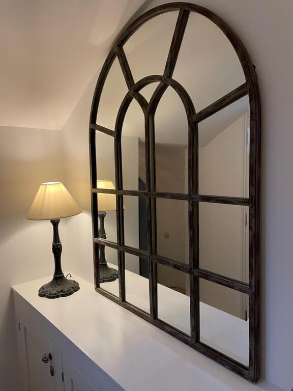 Apartment Beautiful 3 Bed Basement Flat With Garden *